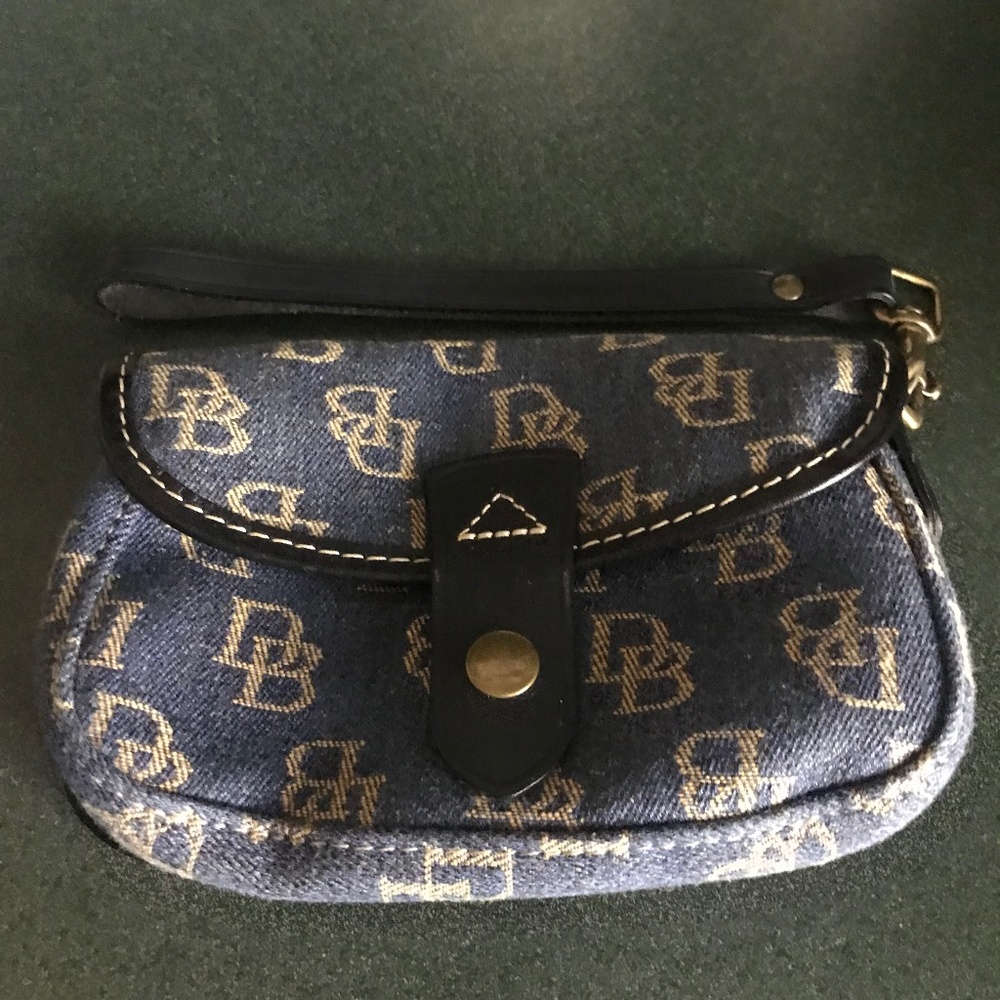 Dooney & Bourke Flap Wristlet Mini Pouch WDN20 (A6589539)